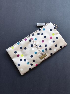 3/$25💙Jewell Wallet by Thirty One in Polka Dot Print